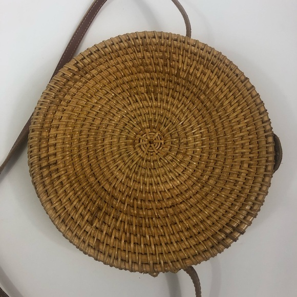 Round basket crossbody bag!! - Picture 6 of 7